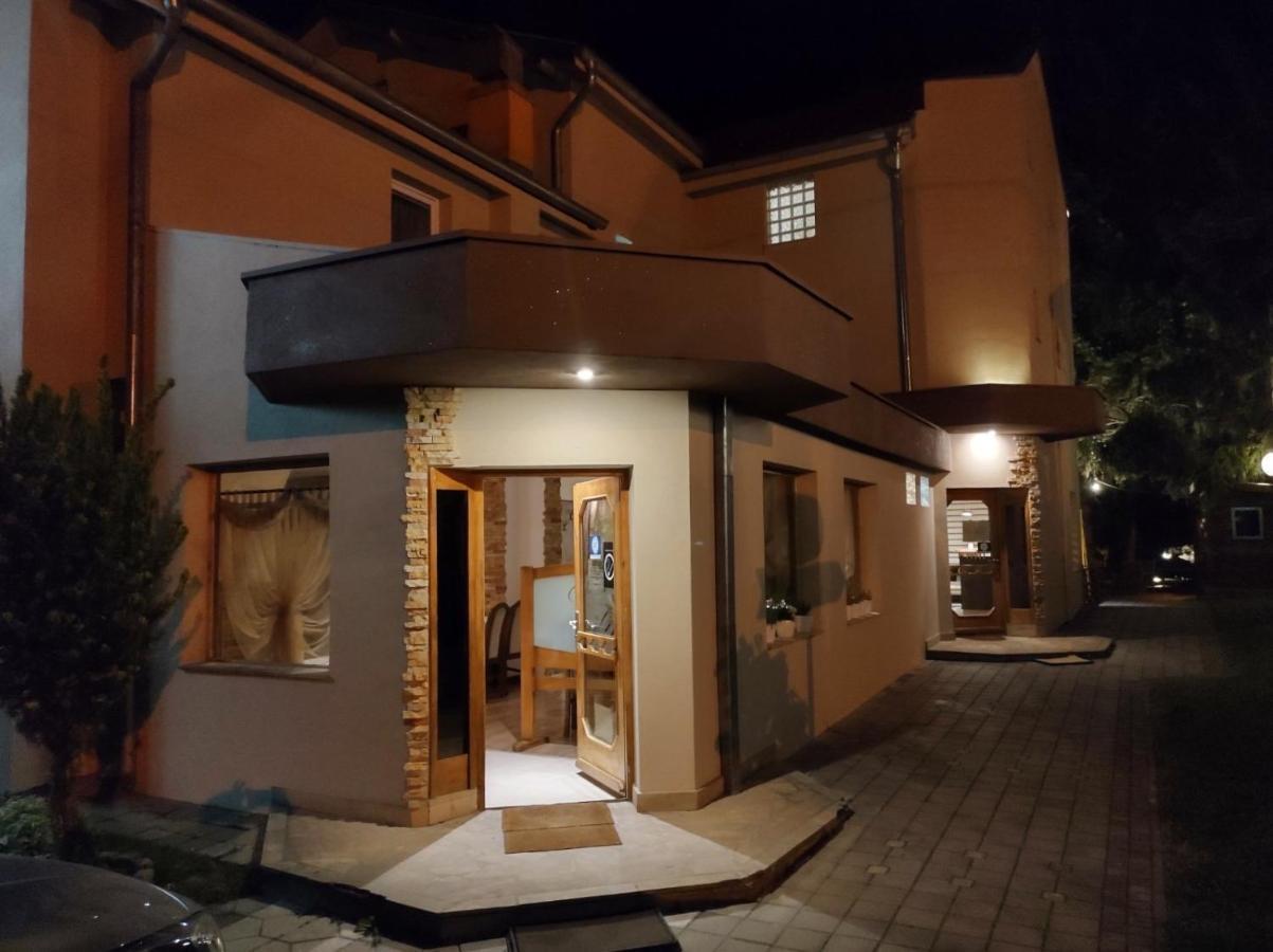 Garni Hotel Vir Vrnjacka Banja Exterior photo